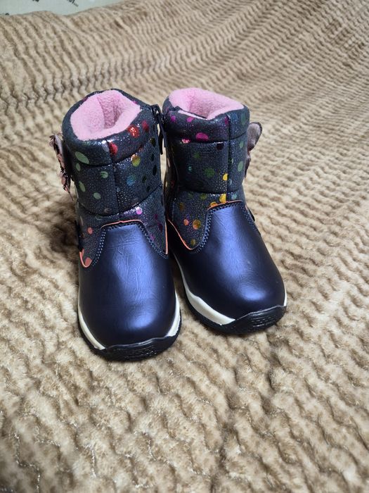 Продам нові зимові термочеревики для дівчинки