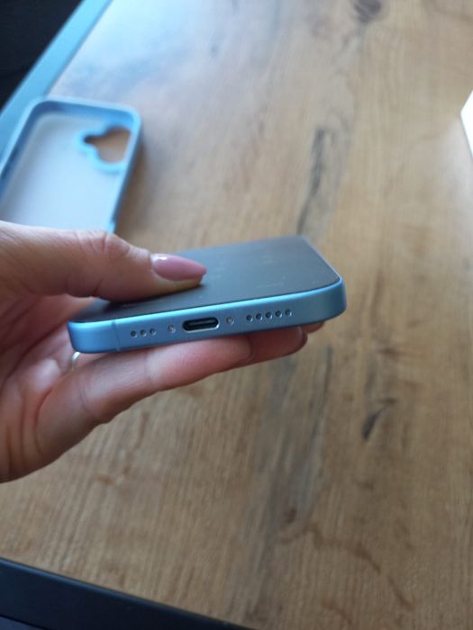 Iphone 17 256gb jak nowy, prawie 2 lata gwarancji