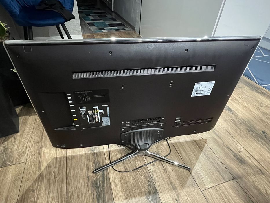 TV Samsung 40cali Smart tv z funkcją 3D