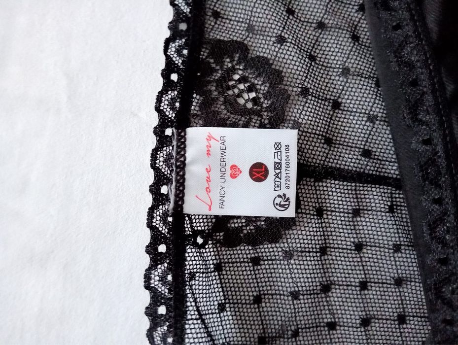 Nowe czarne majtki koronkowe rozmiar XL