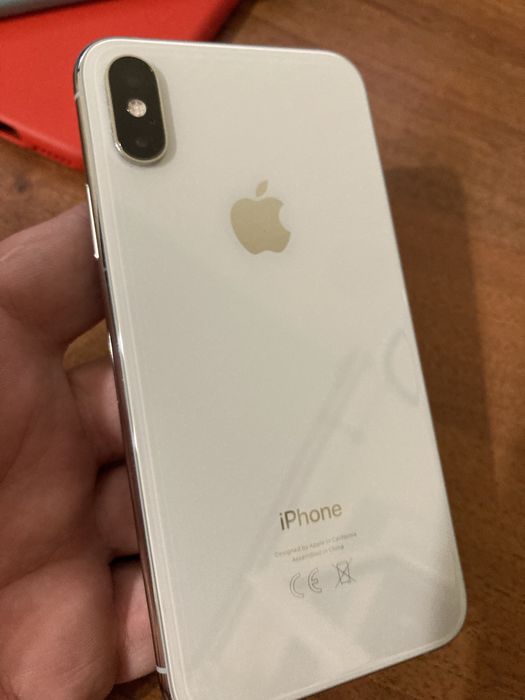 Продам телефон Iphone XS