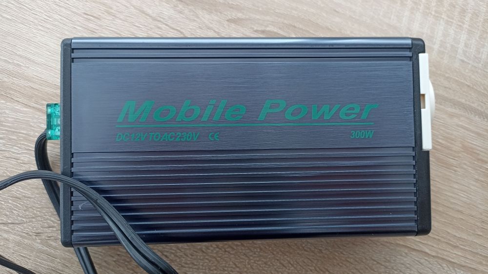 Інвертер, перетворювач напруги з  12 вольт у 220V. 300W