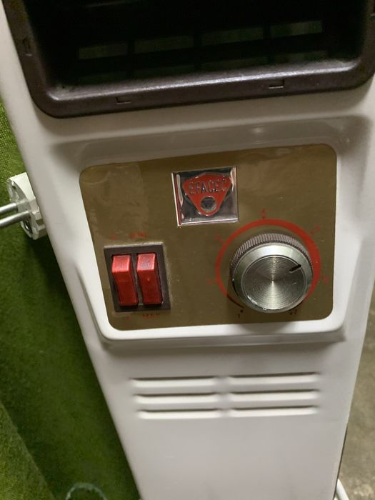 Aquecedor a oleo de 12 varas . Marca Efagec