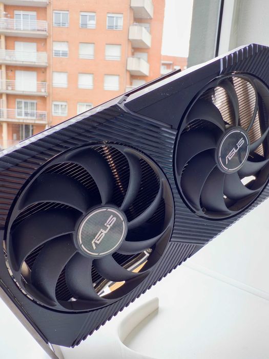 ASUS RTX 3060 V2 12GB – Como nova, selos intactos, teste no local