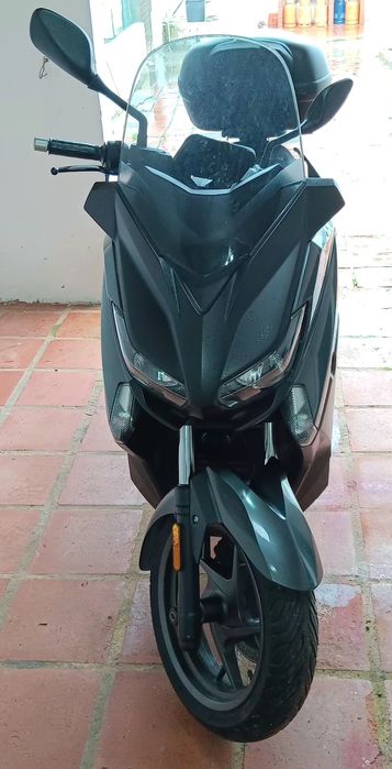 Yamaha X Max 125