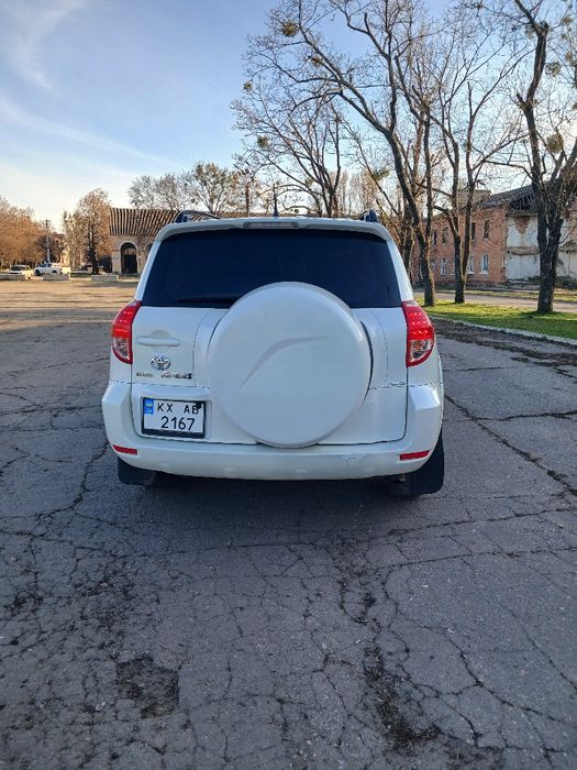 Toyota RAV4 авто