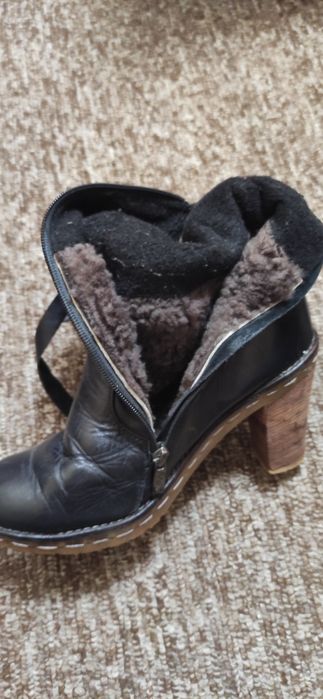 Продам зимові сапоги кожані