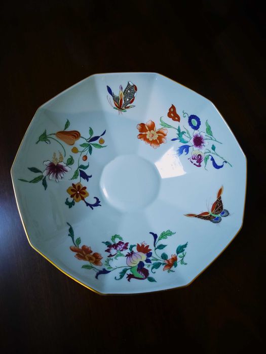 Bonita taça em porcelana da Vista Alegre, coleção Samatra