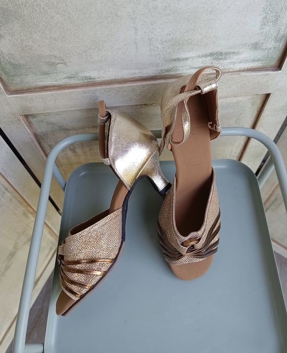 Buty taneczne 41 wkładka 26,5 cm mięciutkie
