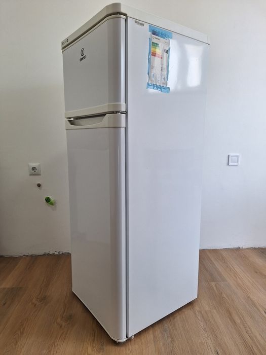 Vendo frigorifico combinado Indesit
