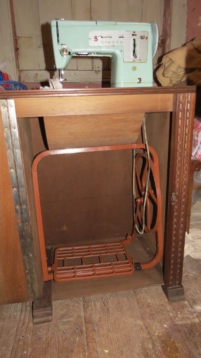 Máquina de costura Singer Antiga em muito bom estado