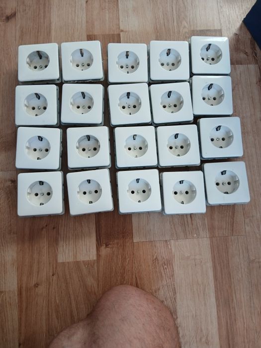 Gniazda używane jung