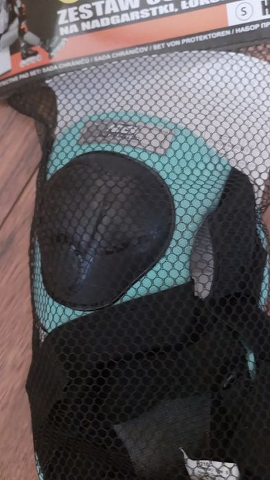 Kask rowerowy dziecięcy s 46-52 btwin plus ochraniacze