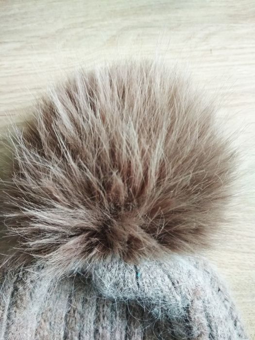 Czapka z pomponem Unisono Angora brąz