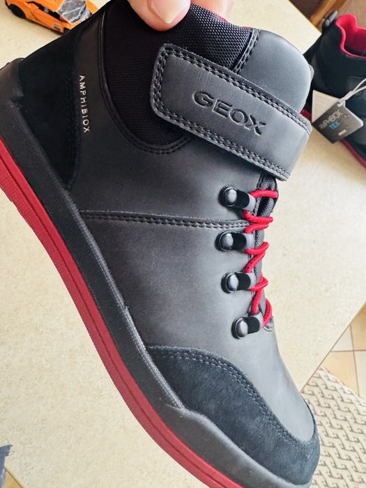 Продам нові Geox на хлопчика 38,5 розмір