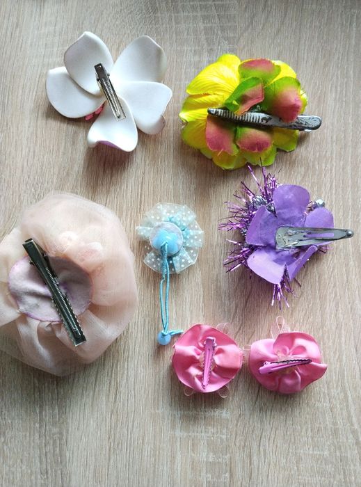 Резинки, заколки, прикраси для волосся