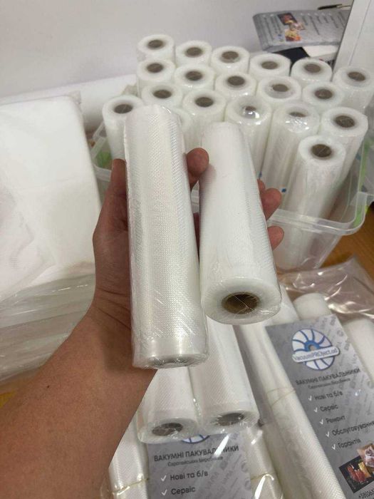 Рулони, вакуумні пакети, рифлені пакети для вакууматора,плівка