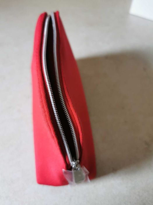 Nowa kosmetyczka damska Christian  Dior Red Trosue Pouch