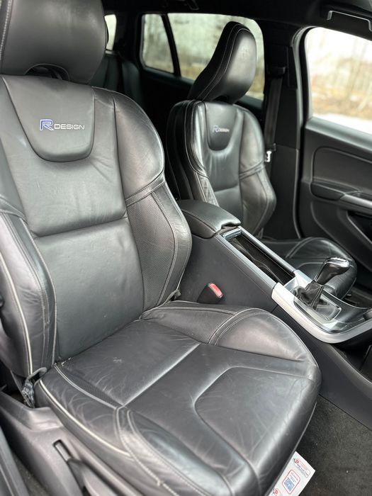 Volvo V60  R-Design 2.0 Diesel Godny Uwagi