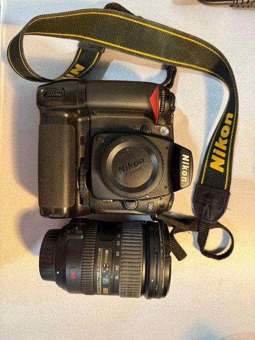 Nikon D90 з PRO сумкою, доп аккумулятором, спалах зовнішній 2 шт
