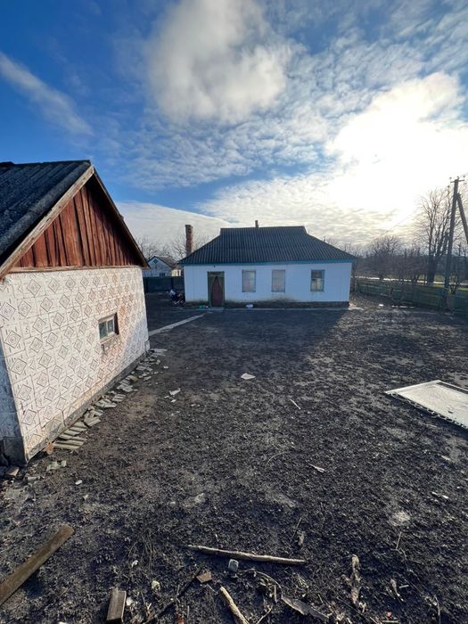 Продається будинок, 35 соток землі, центр міста.