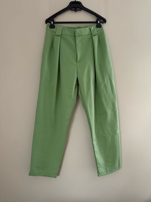 Garnitur zielony marynarka i spodnie