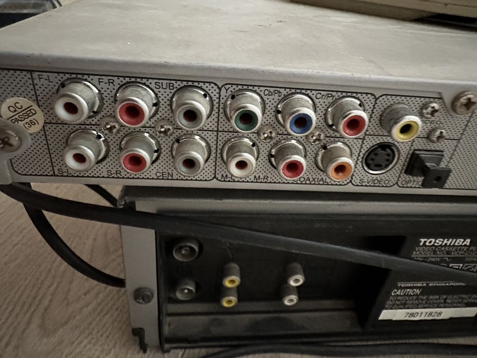 DVD 400грн і окремо відео-магнітофон 900грн