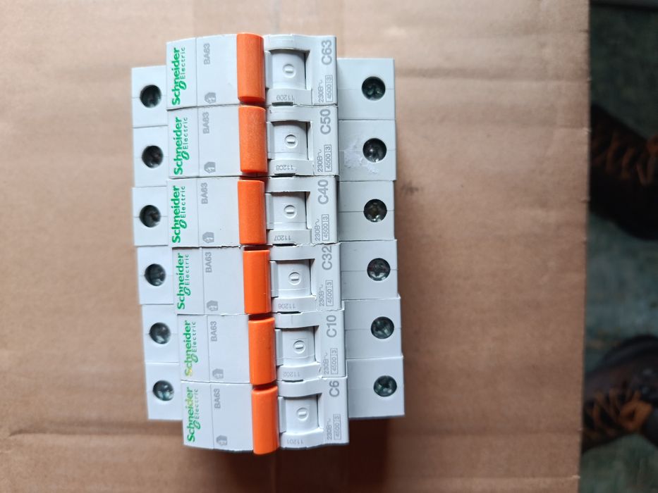 Розпродаю автоматіку Shnaider серия домовой