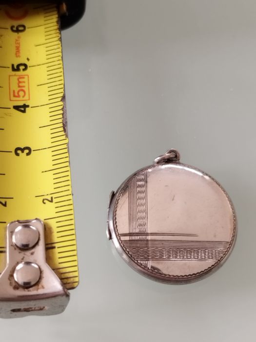 Lindo medalhão de prata art déco para fotos