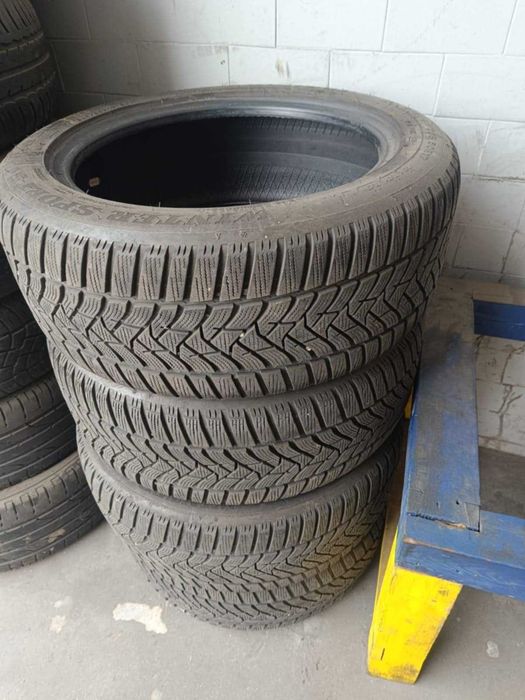 Pneus 225/50R17 Dunlop