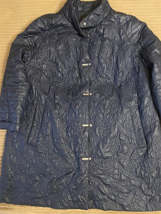 Куртка удлиненная большого размера.