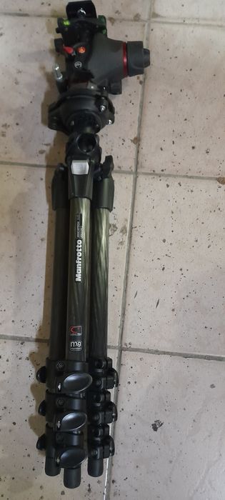 Штатив Manfrotto 055 Carbon Fibre 4-S Tripod (MT055CXPRO4). 
Це 4-сек