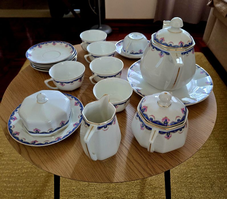 Serviço de chá Vista Alegre com mais de 70 anos