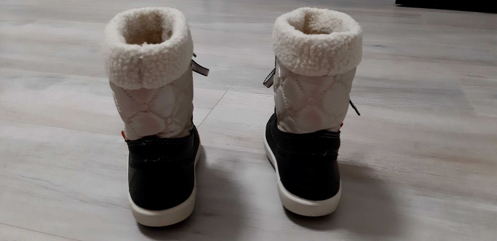 Продам детские сапожки