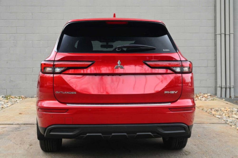 Mitsubishi Outlander PHEV SEL      2023