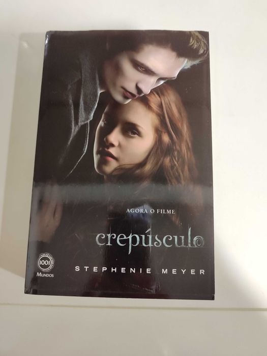 Livro "O Crepúsculo", de Stephenie Meyer