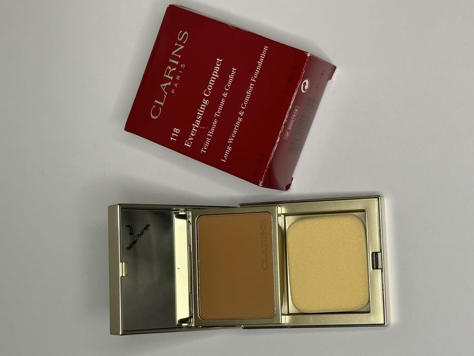 Пудра компактна Clarins: 1 900 грн. - Пудри Київ на Olx