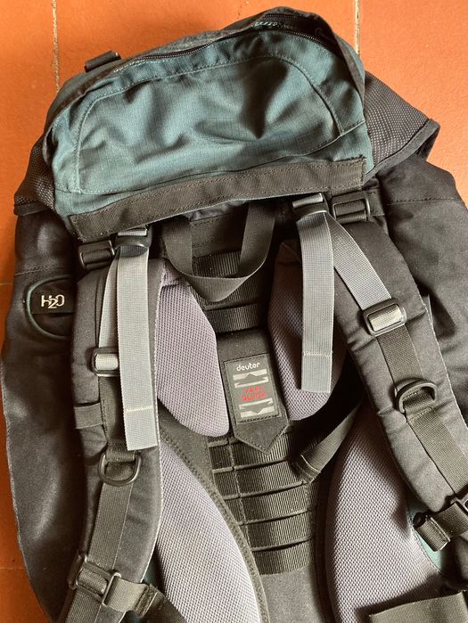 mochila Deuter Eclipse 65+10