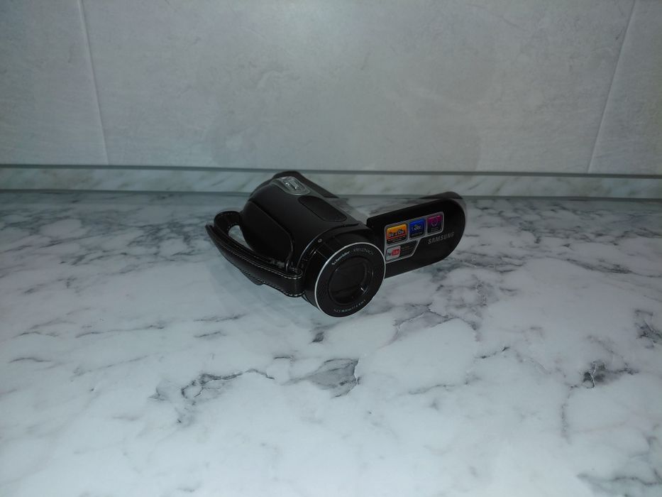 Відеокамера Samsung SMX-F30. В гарному стані до неї іде карта пам'яті