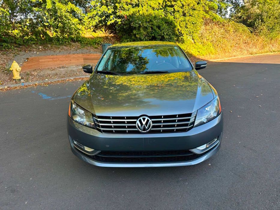 Volkswagen Passat SEL Premium      2015