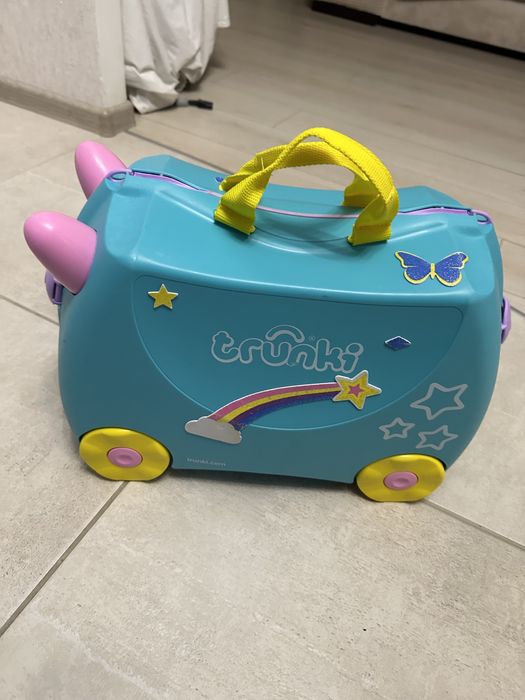 Чемодан детский фирменный