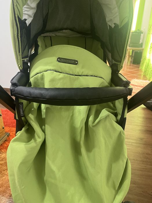 Carrinho verde, super completo  - passeio e cadeira e ovo