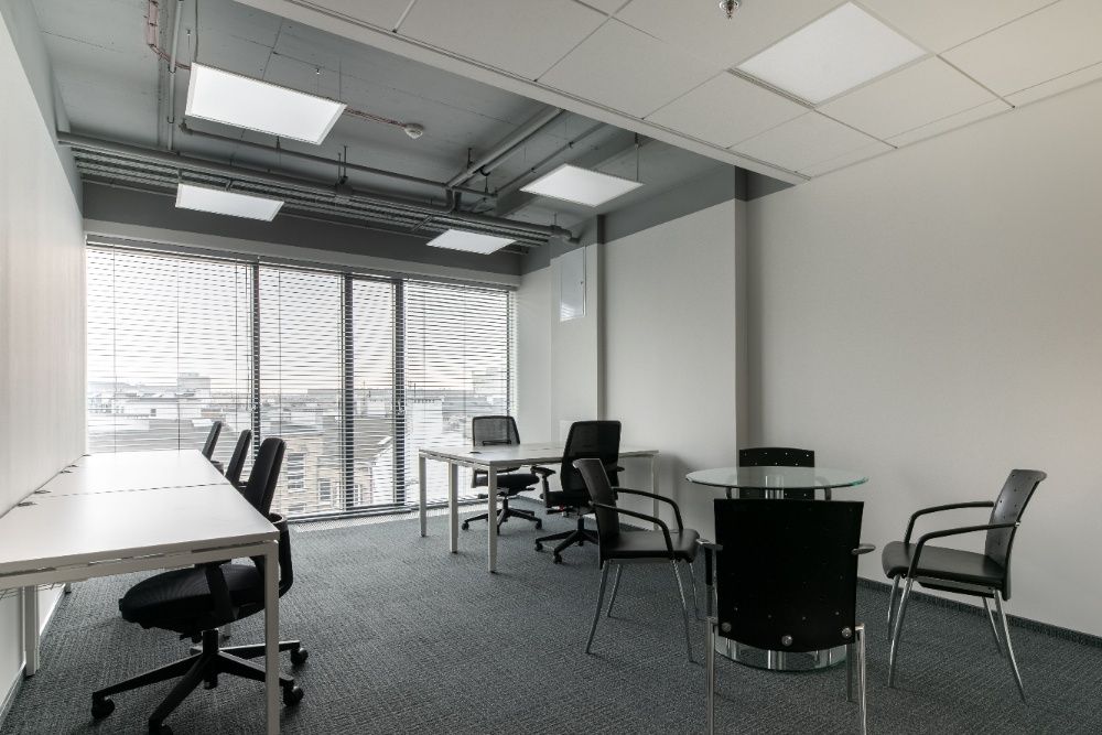 Wynajem biura w Warszawie: Znajdź 5-osobową powierzchnię biurową w lokalizacji Regus Polna Corner