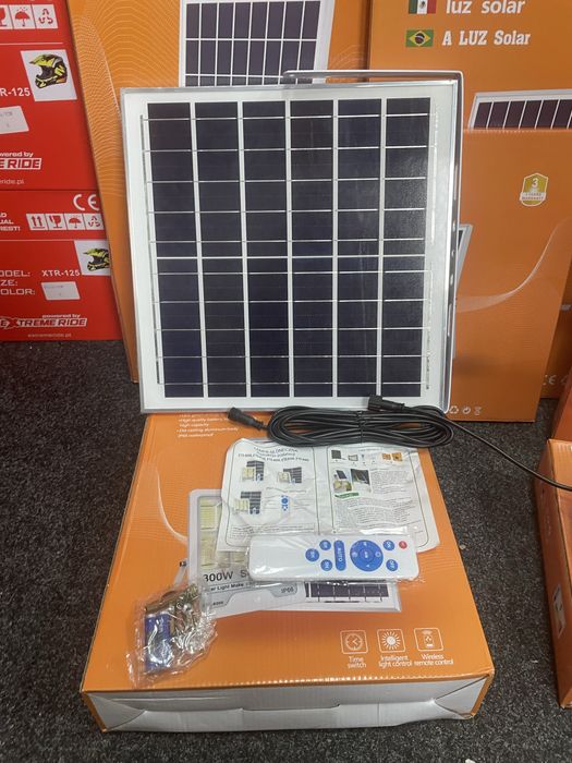 Lampa solarna VÖGLER GmBh 100W neutral, sensor zmierzchu