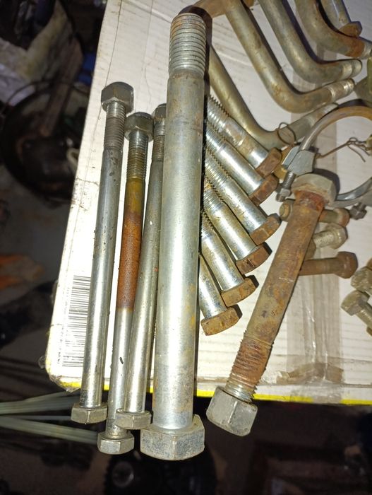 Продам колеса прикатка.Вали на дискову.Стремянки болти.