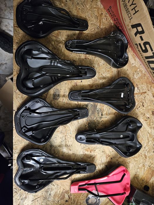 Седло NUANCE LITE Venec Merida Leon Formula Azimut