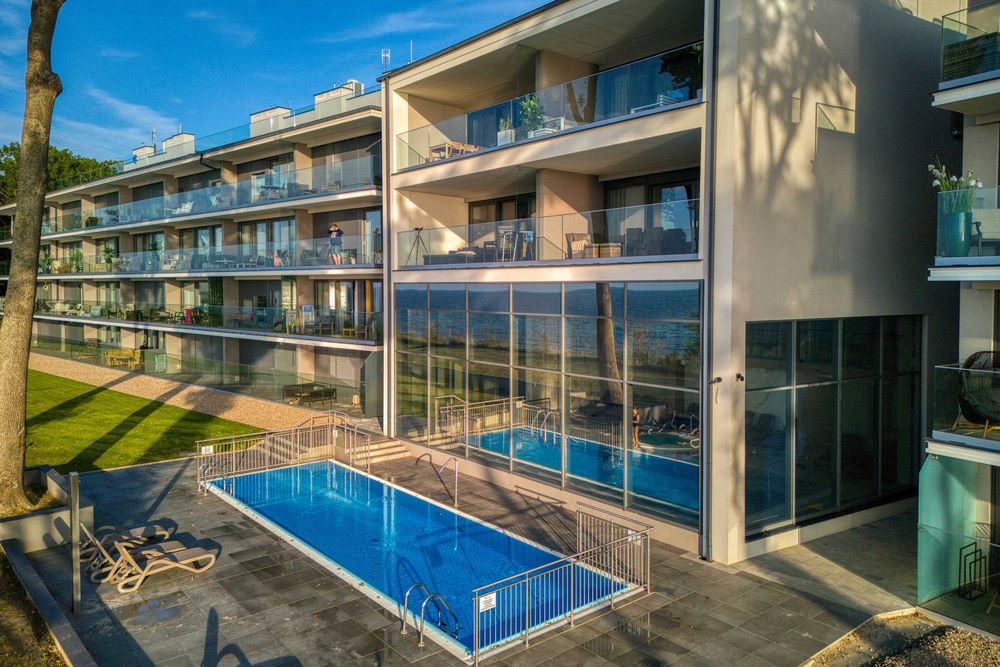 Apartament REWAL, POGORZELICA (GMINA REWAL) STREFA SPA , prywatne zejście do morza, SPA