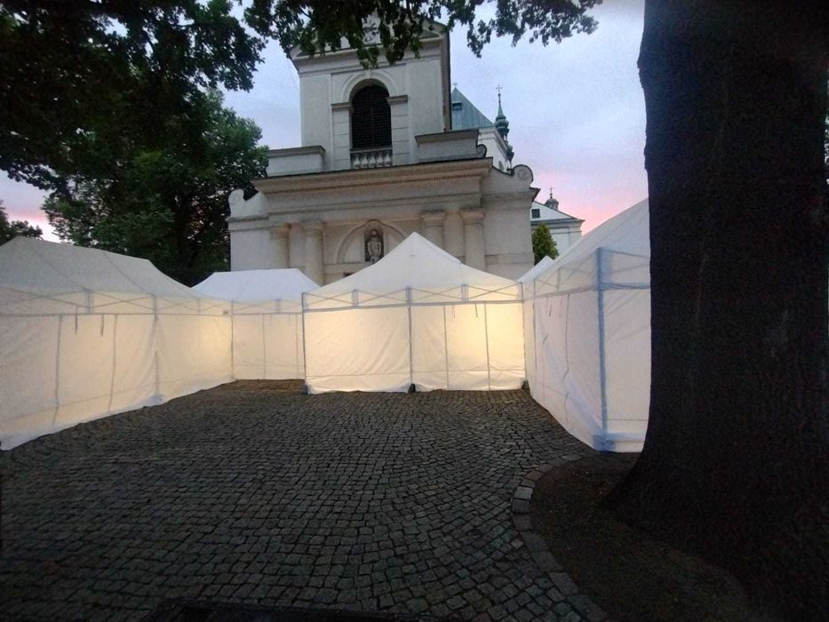 wynajem wypożyczalnia krzesła stoły meble eventowe namioty ogrzewacze