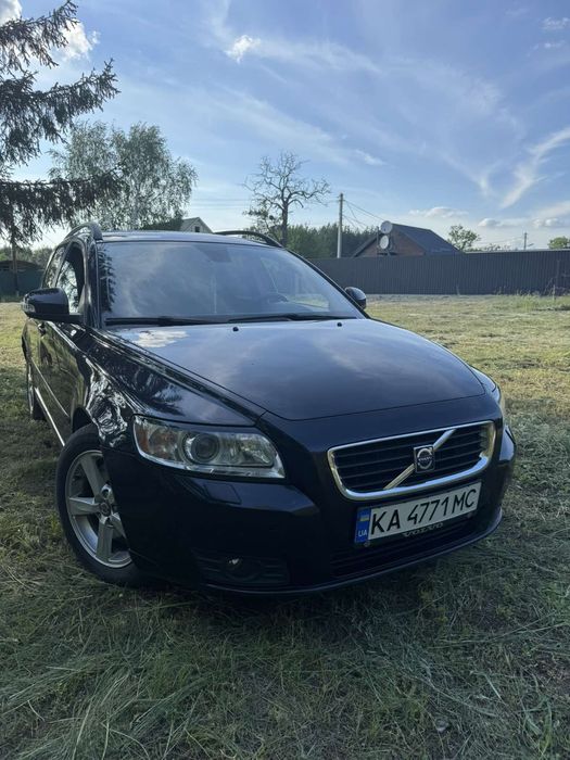 Volvo V 50 2010 год