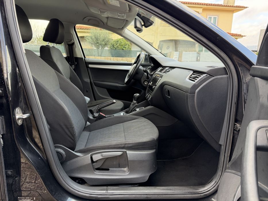 Skoda Octavia 1.6 TDi UM DONO Nacional Poucos Km